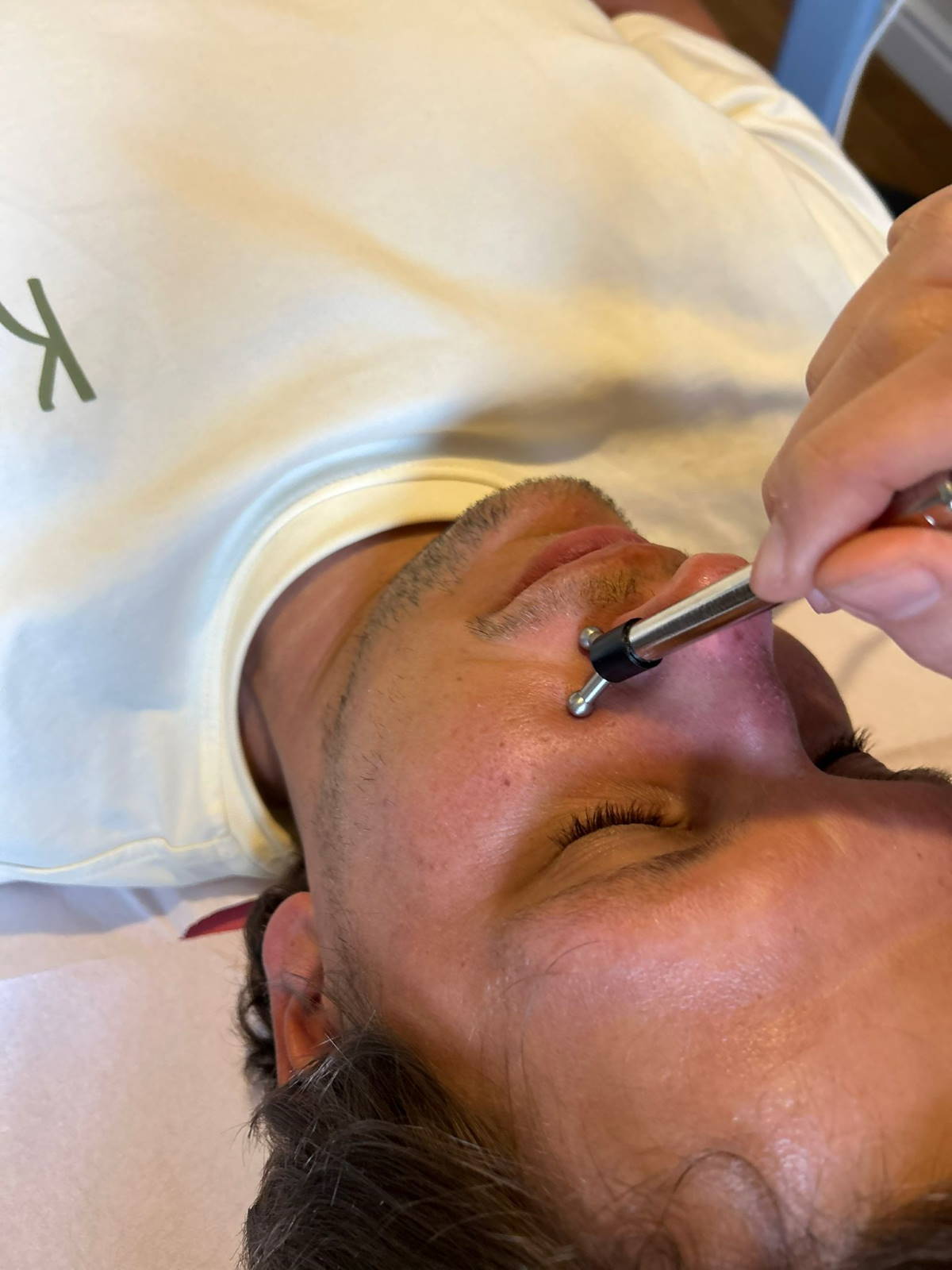 Technologia ENF podczas pracy z tkankami powierzchownymi w obrębie twarzy w ReActive Kraków